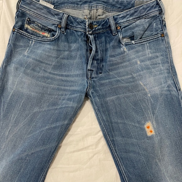 Diesel Straight Leg Jeans Size 32 - Picture 2 of 4